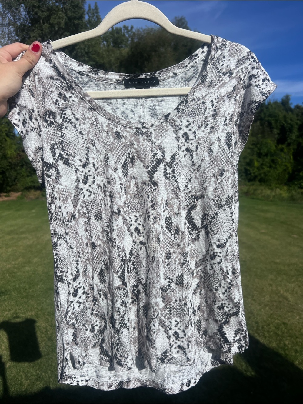Sanctuary Grey Snakeskin Print Scoop Neck Cap Sleeve Top M